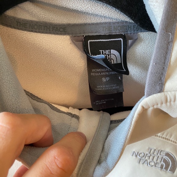 The North Face White Coat - Picture 2 of 9